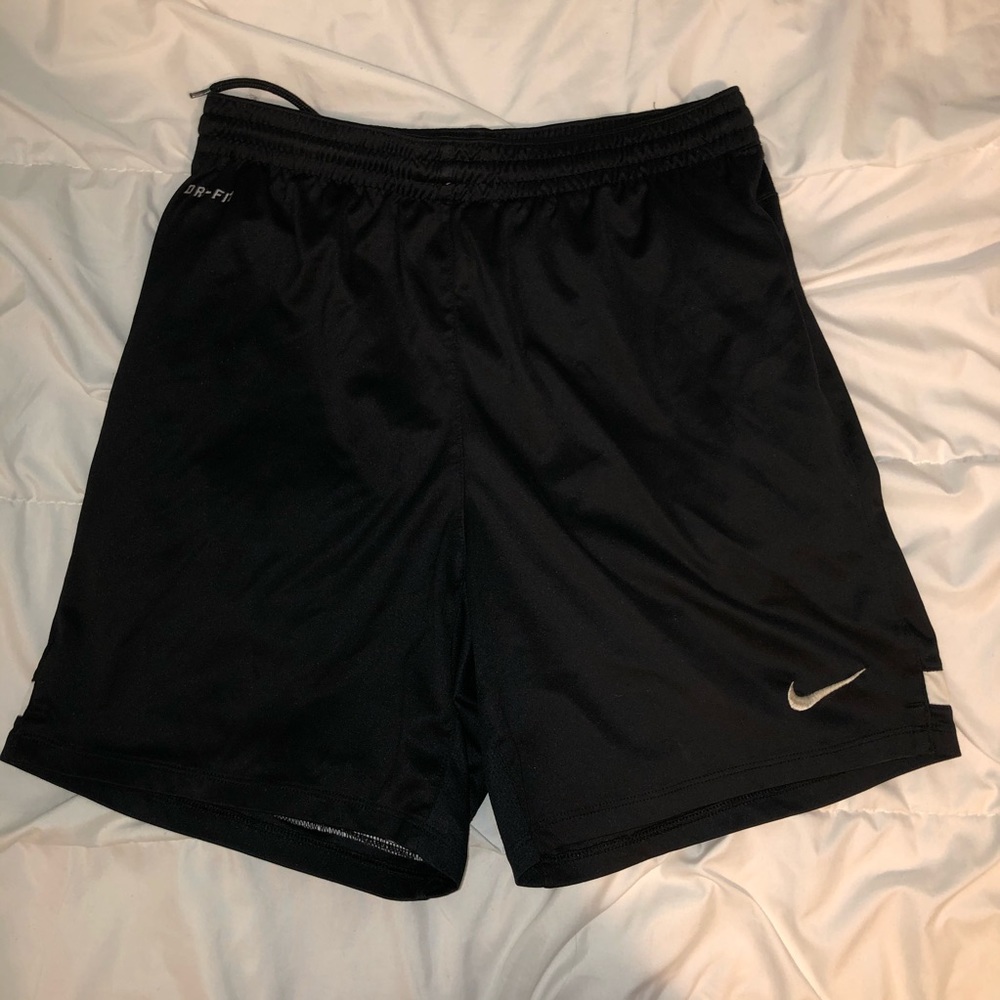 Nike Club Shorts